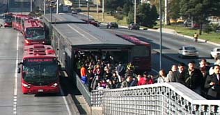 15 die, 44 hurt in Colombia bus accident